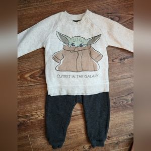 Baby Yoda sweatsuit. 2 piece sz 18 months